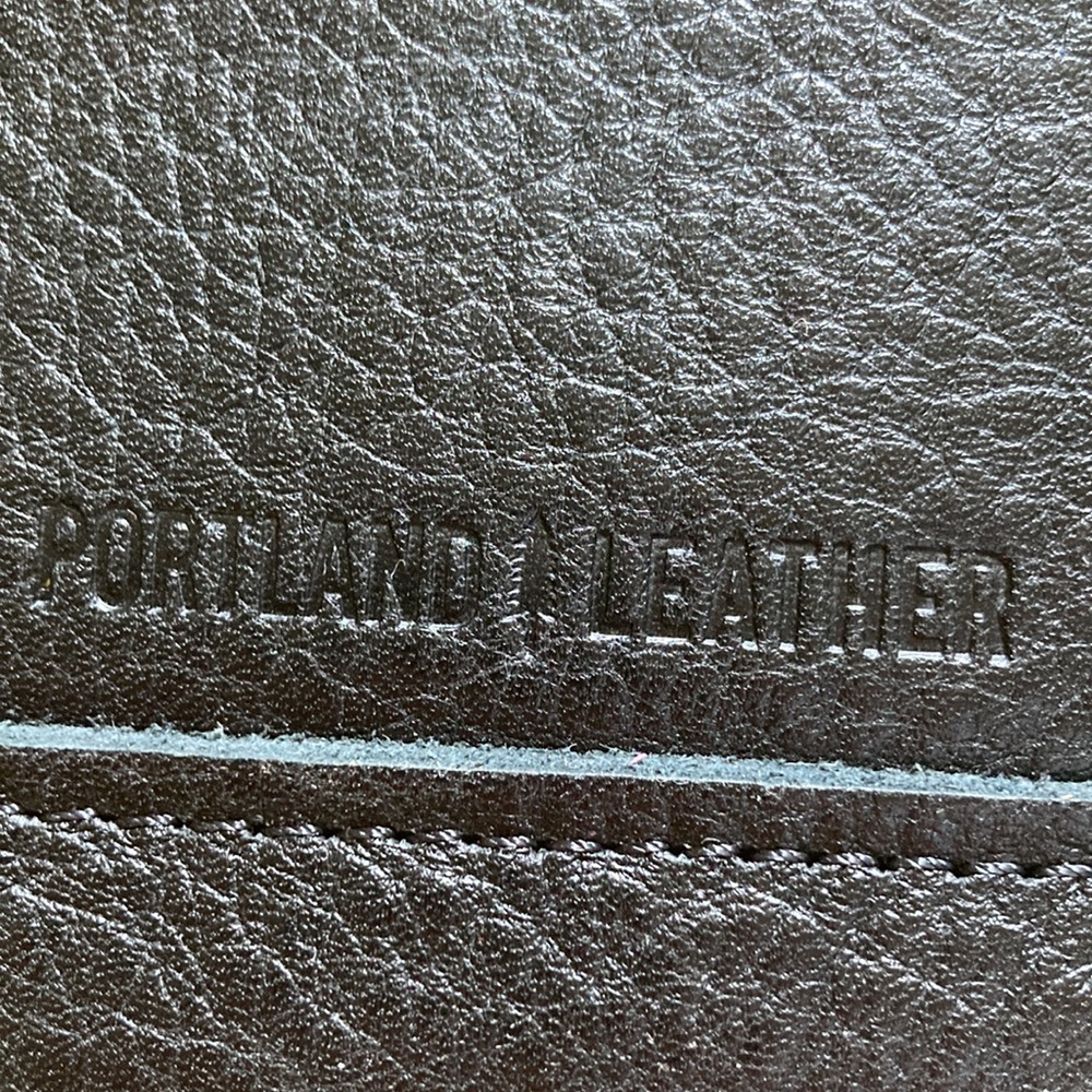 Portland Leather black leather wristlet - Picture 4 of 5